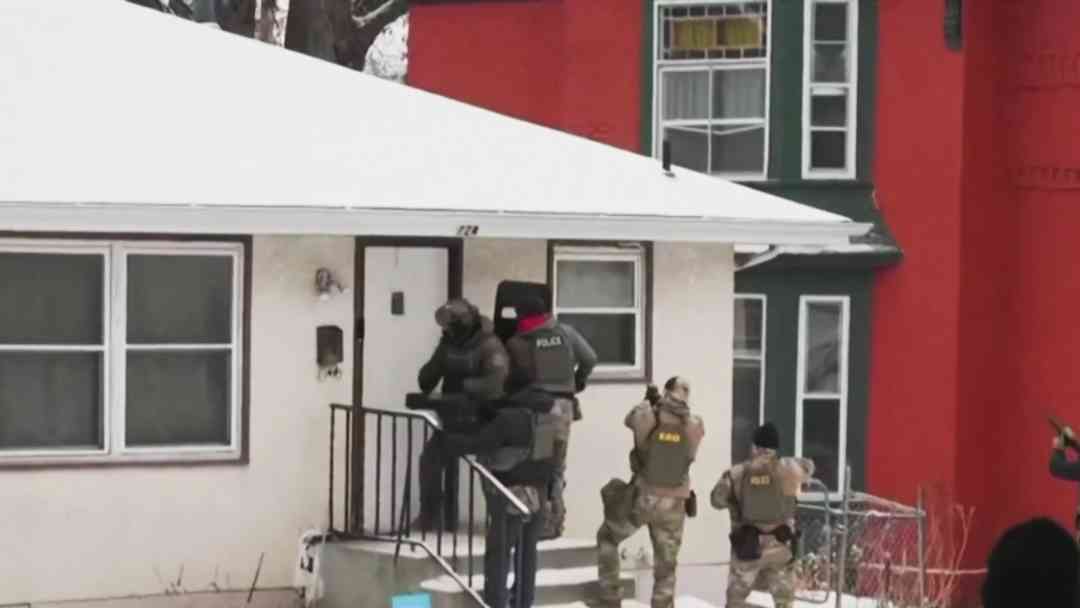 Publicación del DHS relaciona la disminución de los costos de alquileres en ciudades de Texas con operativos migratorios | ViX