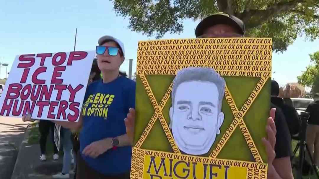ICE busca a inmigrante mexicano que logró huir de un operativo en Houston; otro hombre fue atropellado por un vehículo | ViX